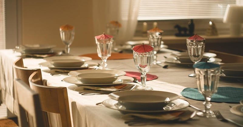 Repas de famille sans écran : 7 idées pour renforcer les liens