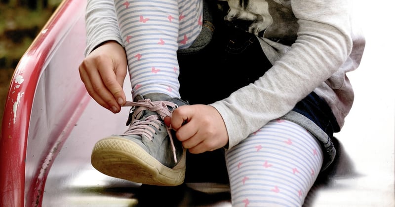 Comment favoriser l'autonomie chez l'enfant de 2 ans avec des astuces simples
