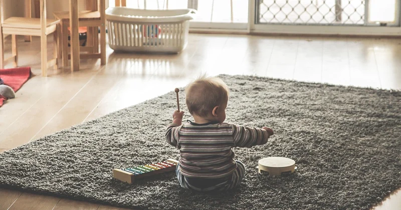 L'ouïe : sons, comptines et musique douce